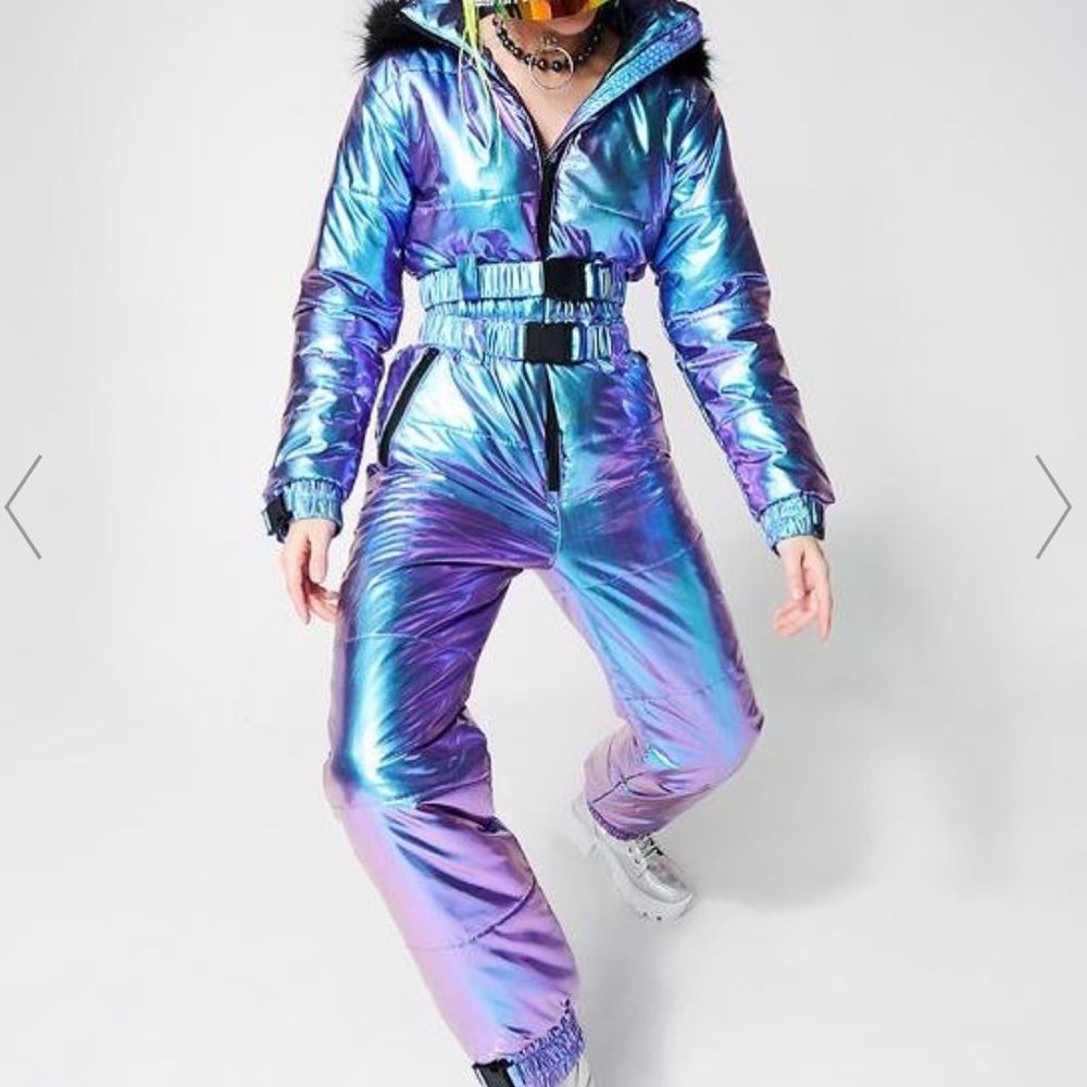 Metallic effervescent ski suit with black fur